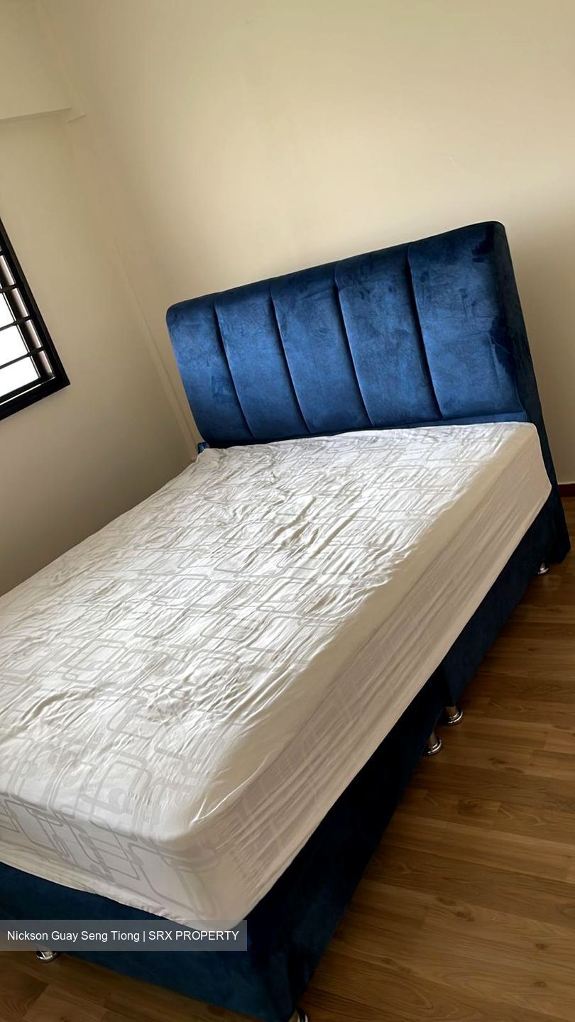 Blk 556 Jurong West Street 42 (Jurong West), HDB Executive #519947881
